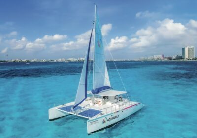 Tour a Isla Mujeres en catamarán desde Cancún